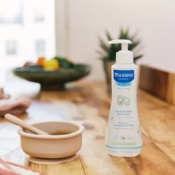 Agua Limpiadora sin aclarado con Aguacate Bio, 300 ml. - Mustela