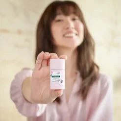 Mascarilla en Stick Calmante con Peonía BIO, 25 g. - Klorane
