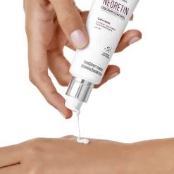 Neoretin Discrom Control Gelcream SPF50, 40 ml. - Cantabria Labs