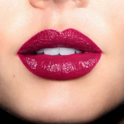 Super Lustrous Lip Bar 440 Cerejas Na Neve 4.49g - Revlon